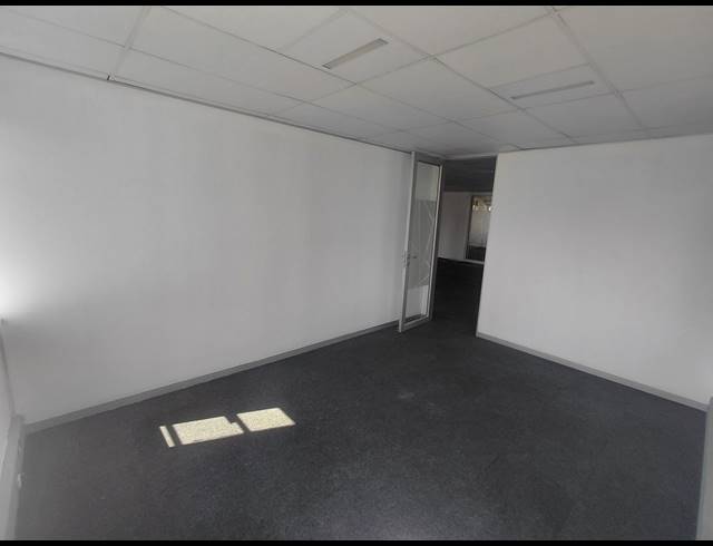 283M² OFFICE TO LET IN BRYANSTON